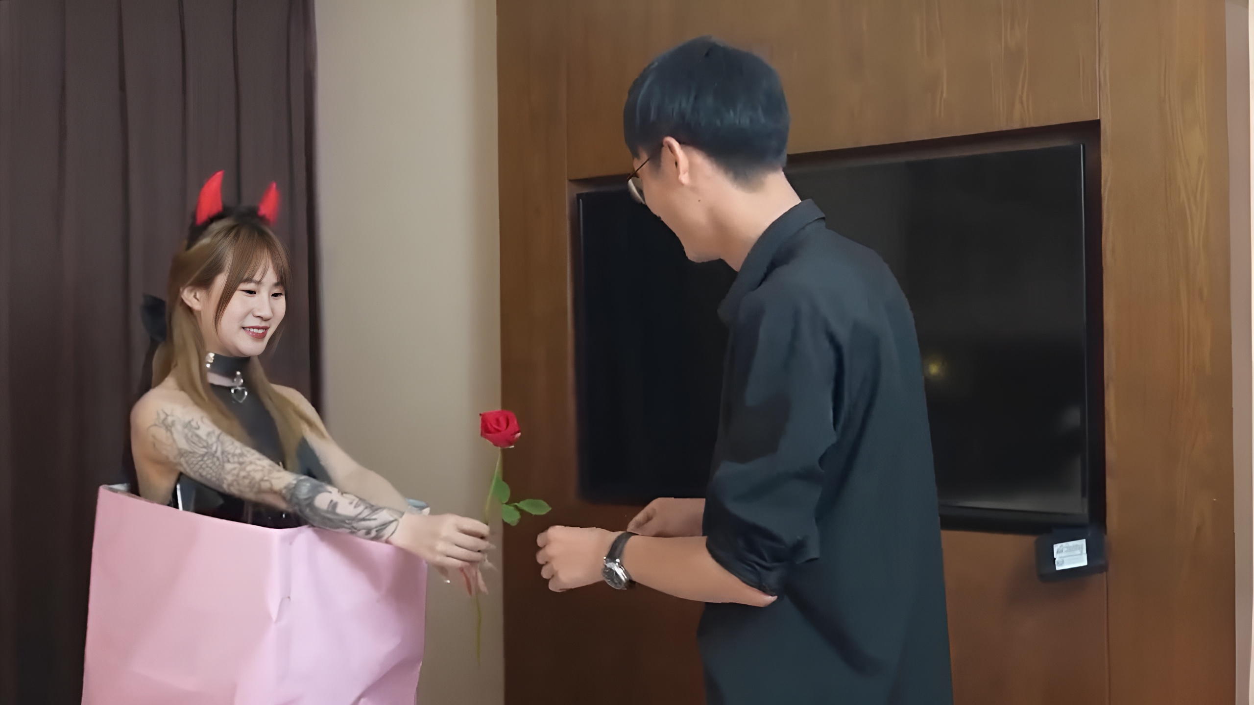XKTC-046 동생의 생일에 깜짝 선물